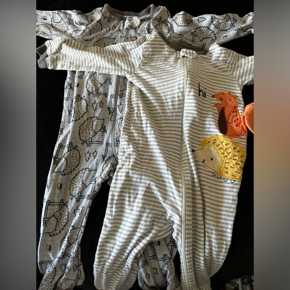 2pc Gerber Sleepers Size: 6-9 months